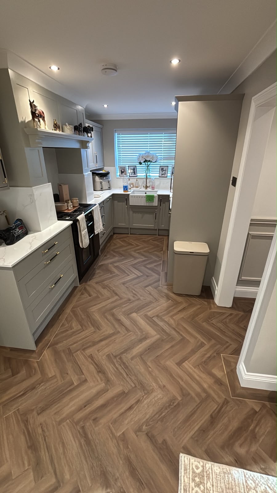 Amtico 3mm Polished Gold Design Strips AROAPL78 (36 Strips / 32.92m Box)